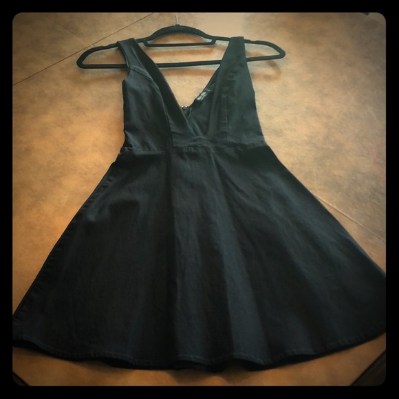 Dress - Picture 1 of 2